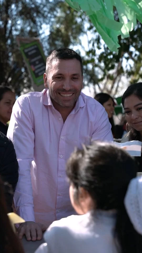 Junto a un equipo extraordinario, la directriz del Intendente @danielpasseriniok es clara y simple: Servir.
​Ese mandato es el motor que nos mantiene en la calle, con y para el vecino, transformando cada día en una oportunidad para que nuestra ciudad esté un poco mejor. No paramos. Usted es la razón.