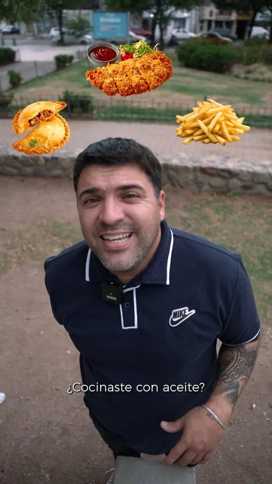 ♻️Trae tu aceite usado a la Cumbre Barrial este viernes, en Plaza Rivadavia de 16 a 21hs. ¡Nosotros nos encargamos de hacerlo circular! 🪄😉