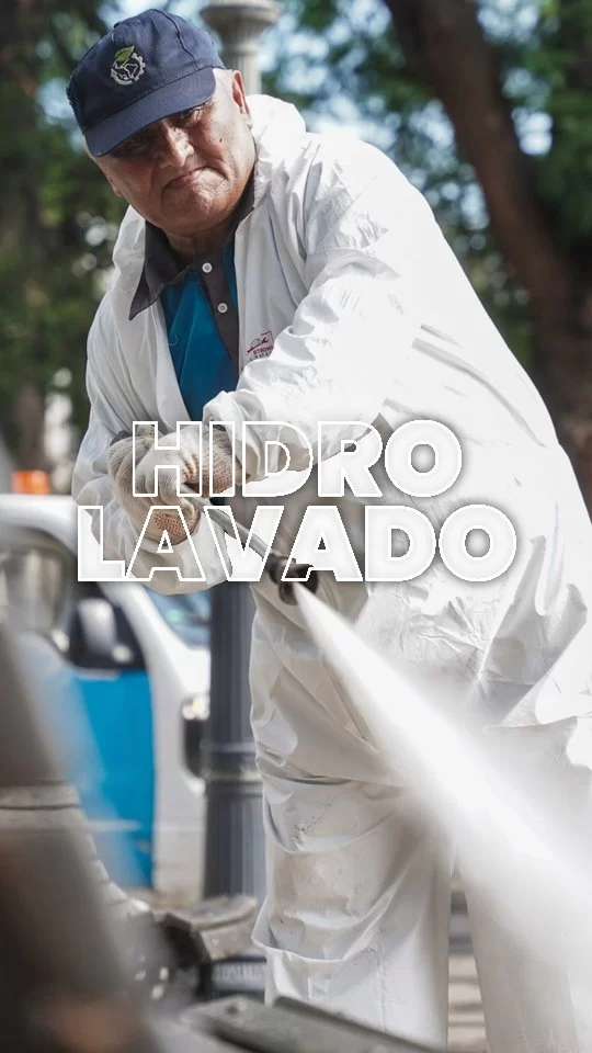 Presión para que Córdoba Brille ✨

Cortamos la semana presentándote otro de los servicios esenciales que llevamos adelante: EL HIDROLAVADO.💦

Con la fuerza del agua y desinfectante renovamos el aspecto de nuestras calles, plazas y edificios históricos para que disfrutes de espacios limpios y seguros.🧤🌆

#CórdobaHace #CórdobaSigue
Mirá 🎥