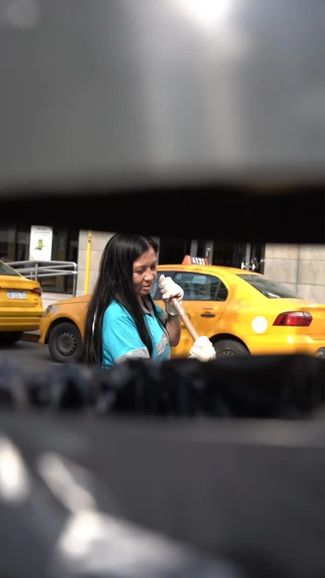 Córdoba no para, el barrido manual tampoco ✅️

Llegando a cada rincón, con la excelencia de nuestros equipos, seguimos haciendo una ciudad más limpia, segura disfrutable ✨️🍃❤️

#CórdobaHace #CórdobaSigue