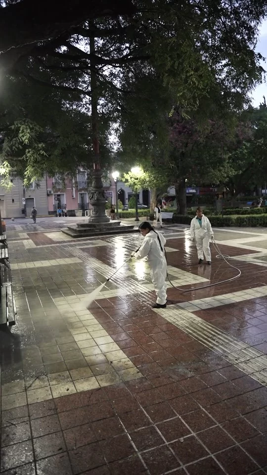 💧Hidrolavamos la Plaza Colón, espacio emblemático de nuestra querida Córdoba 🫶🏻

#CórdobaHace #CórdobaSigue