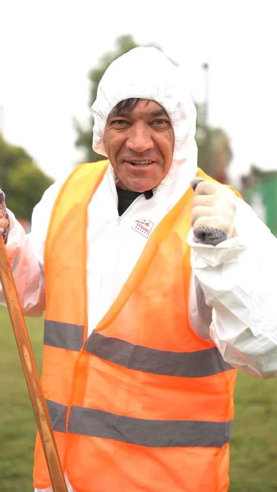 🫠Con este compromiso, Córdoba siempre vuelve a brillar ✨

Nuestros equipos siguen dejando impecables las avenidas de la ciudad con despliegue de Servicios que garantizan eficiencia y profesionalismo ✅

P/d: ¿alguien conoce al teletubi celeste que se apareció por ahí? 👀 lo que trae la lluvia... 😅🌧️ @santiagopinsiroli

#CórdobaHace #CórdobaSigue