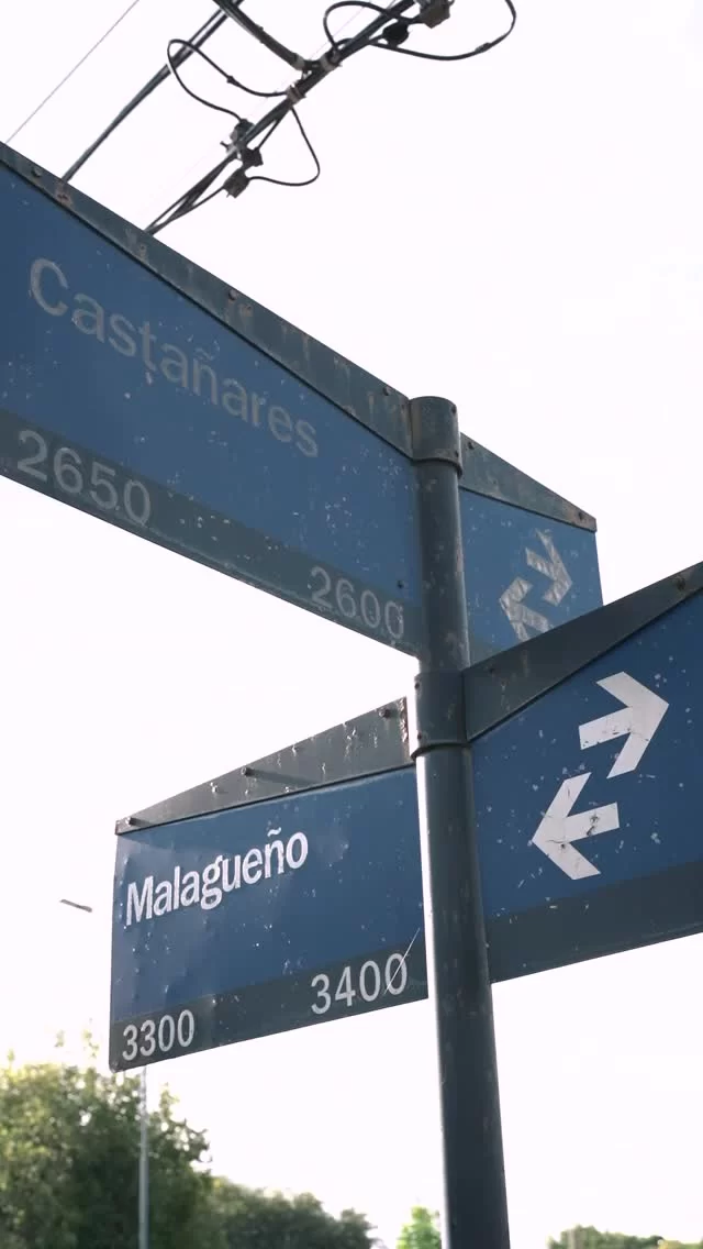 “¡Camiones en marcha! 💨 

Nuestros equipos recorriendo la ciudad para mantener el orden y la limpieza en cada barrio.

✅Recordá sacar tus residuos en el horario habitual. 

#CórdobaHace #cordobaSigue